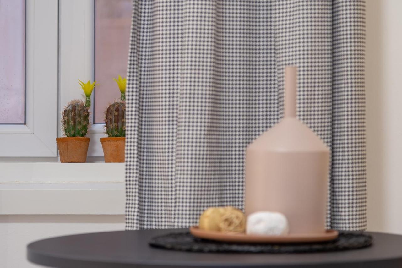 Tiny Cozy Studio In The City Center トリエステ エクステリア 写真