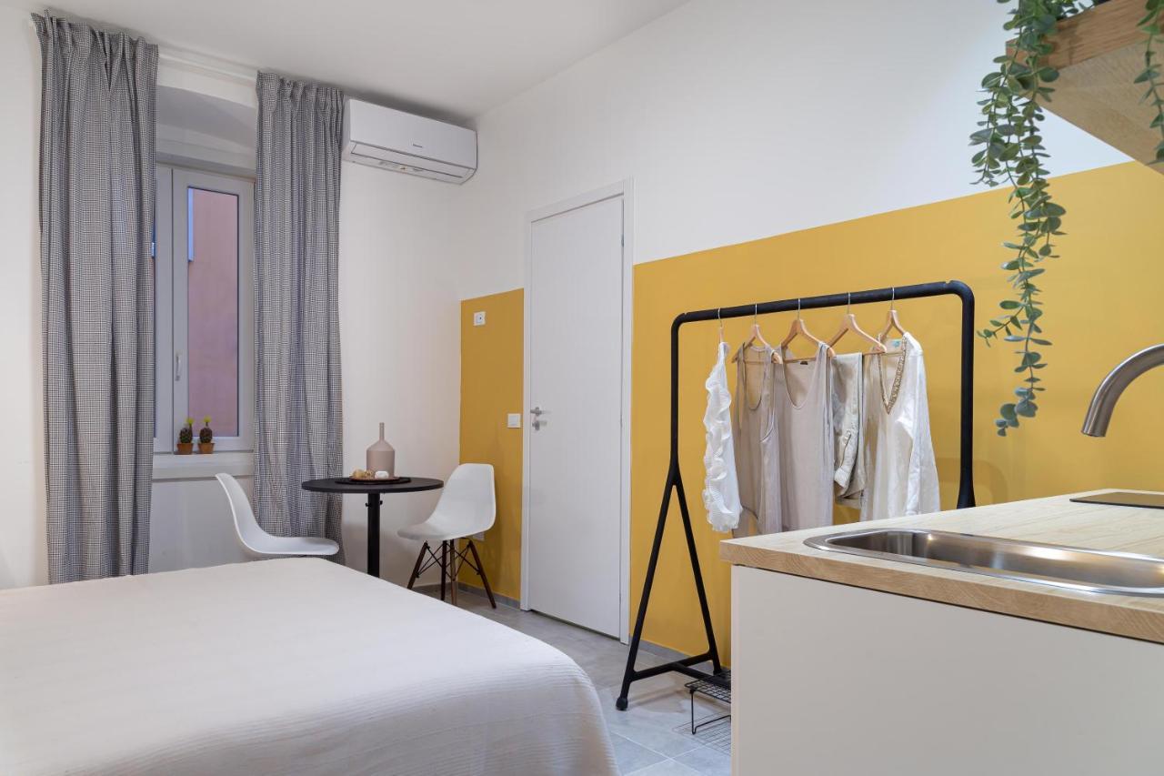 Tiny Cozy Studio In The City Center トリエステ エクステリア 写真
